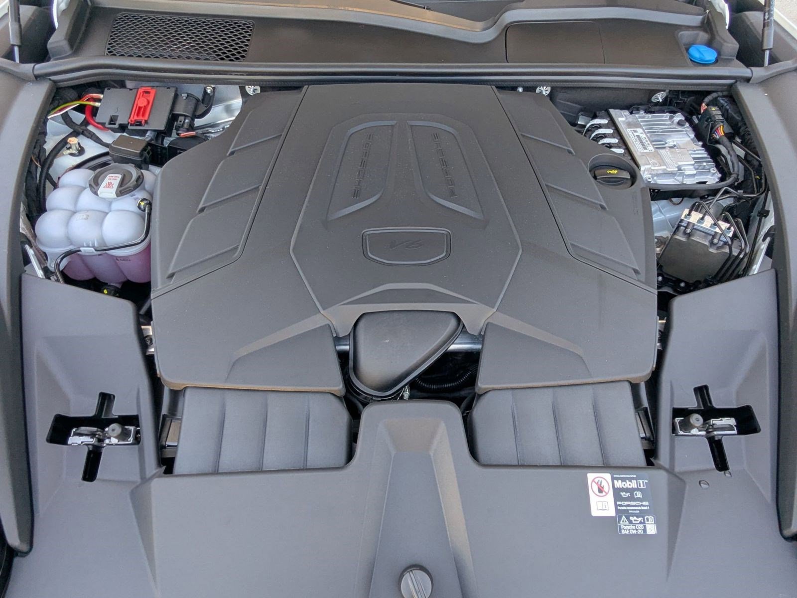 New 2026 Porsche Cayenne Coupe image 28