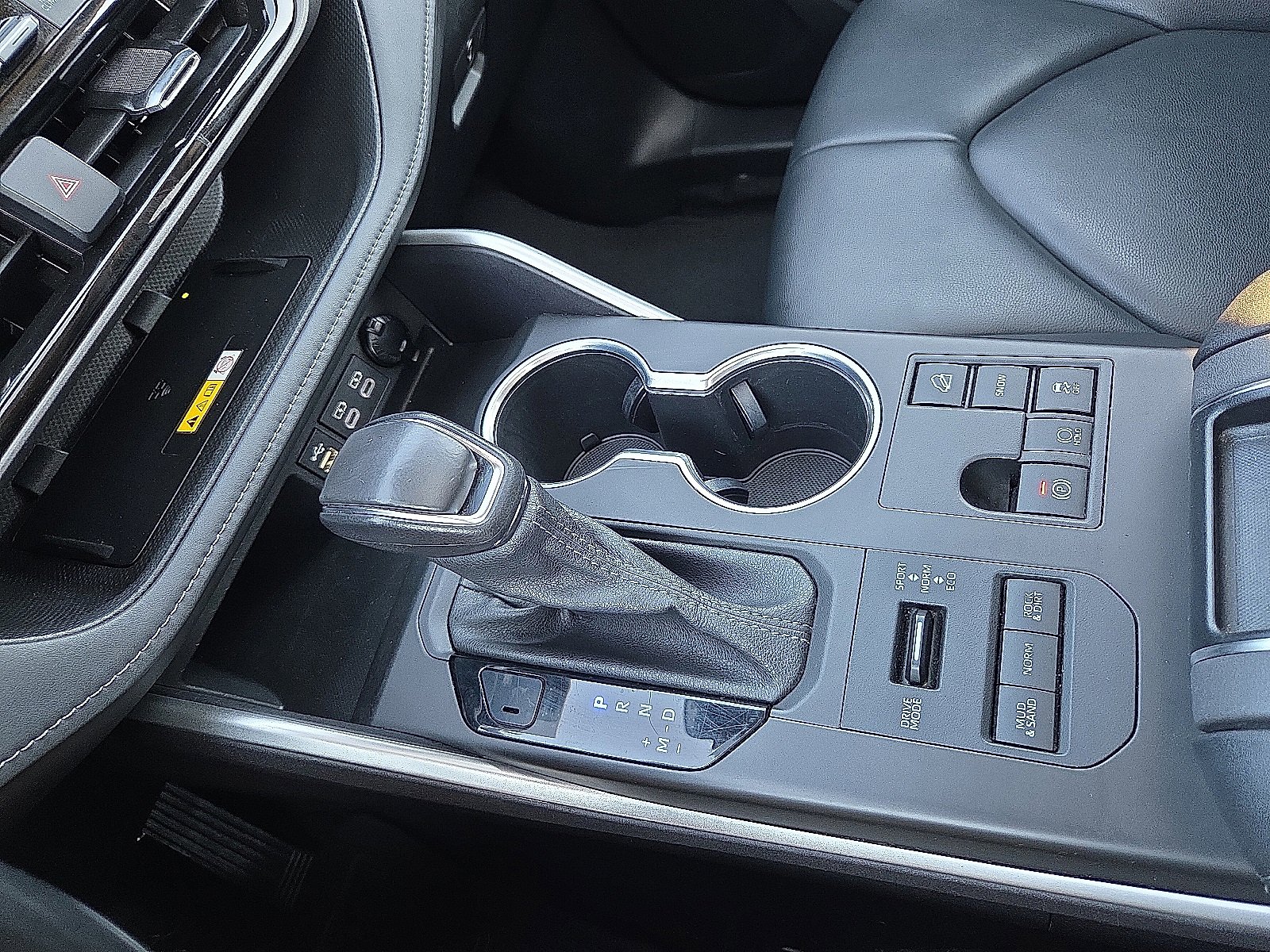 Used 2023 Toyota Highlander L image 25