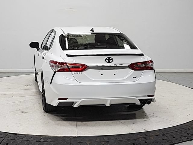 Used 2020 Toyota Camry SE FWD image 6