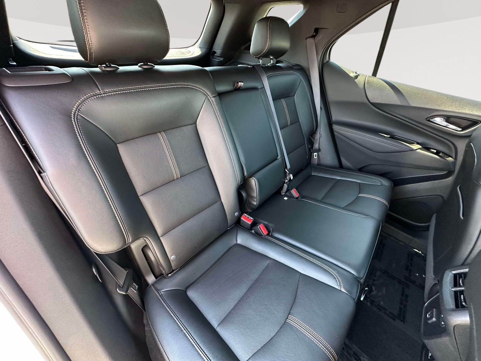 Used 2023 Chevrolet Equinox Premier FWD image 30
