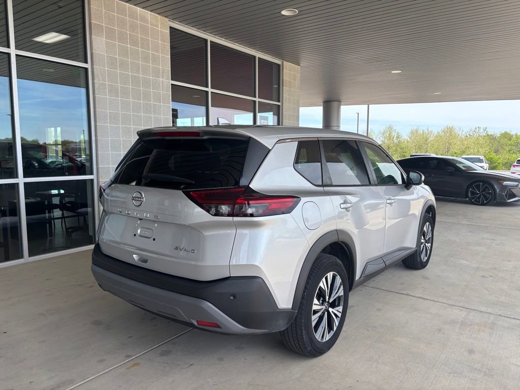 Used 2022 Nissan Rogue SV AWD/4WD image 3