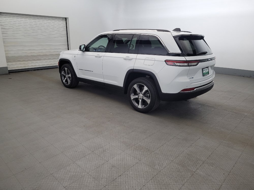Used 2023 Jeep Grand Cherokee 4WD 4xe image 3
