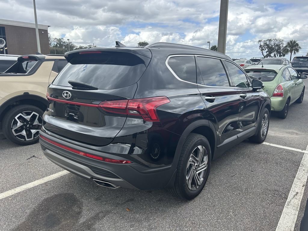 Used 2023 Hyundai Santa Fe SEL image 2