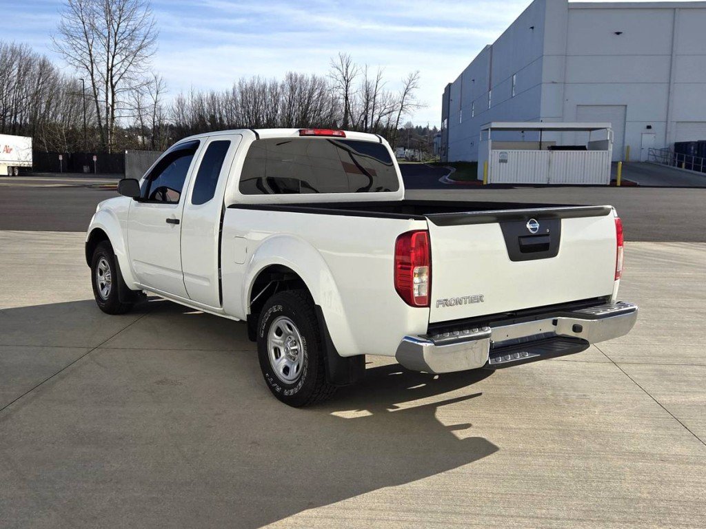 Used 2015 Nissan Frontier S RWD image 7