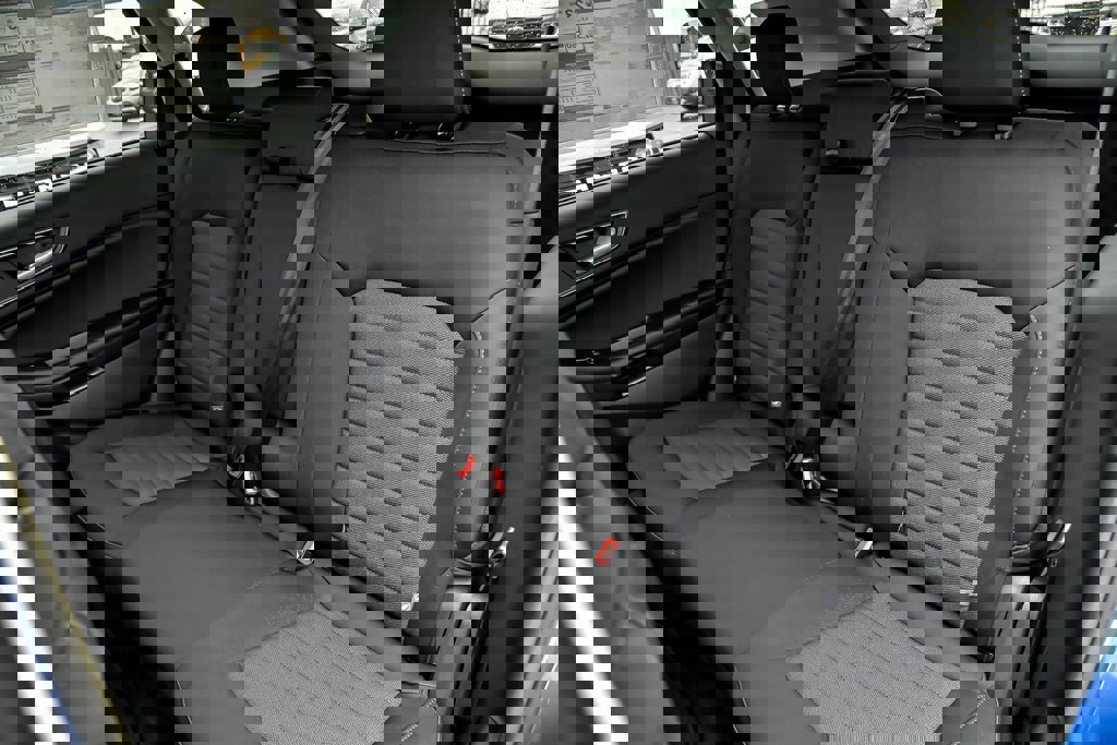 New 2024 Ford Edge SE w/ Black Appearance Package image 30