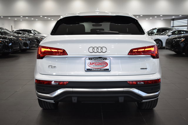 Used 2023 Audi Q5 2.0T Premium w/ Convenience Package image 11