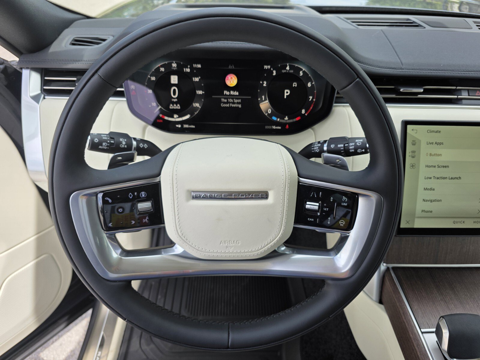 New 2026 Land Rover Range Rover SE image 15