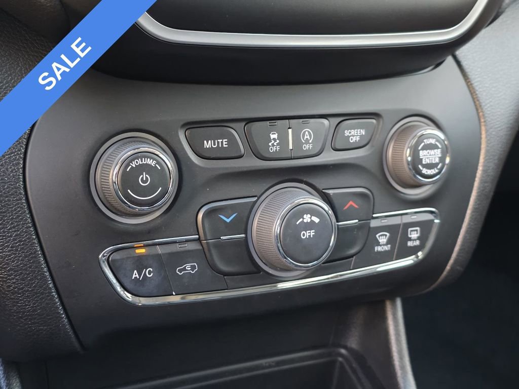 Used 2021 Jeep Cherokee Latitude Plus image 22