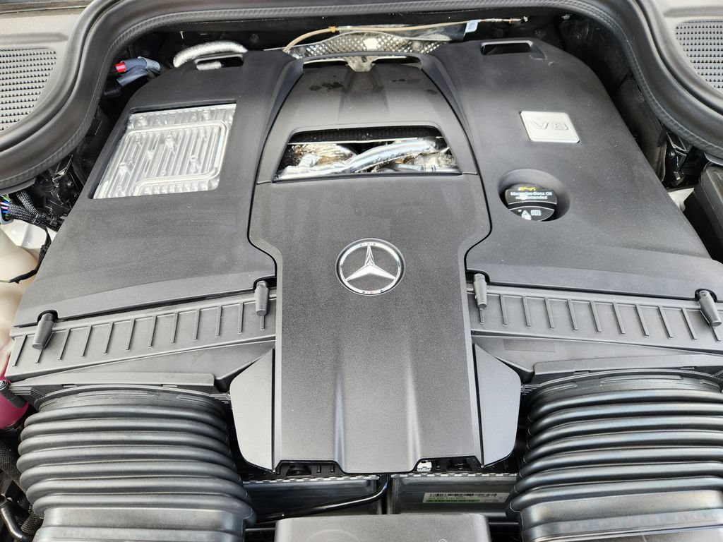 New 2026 Mercedes-Benz GLS 580 4MATIC image 32