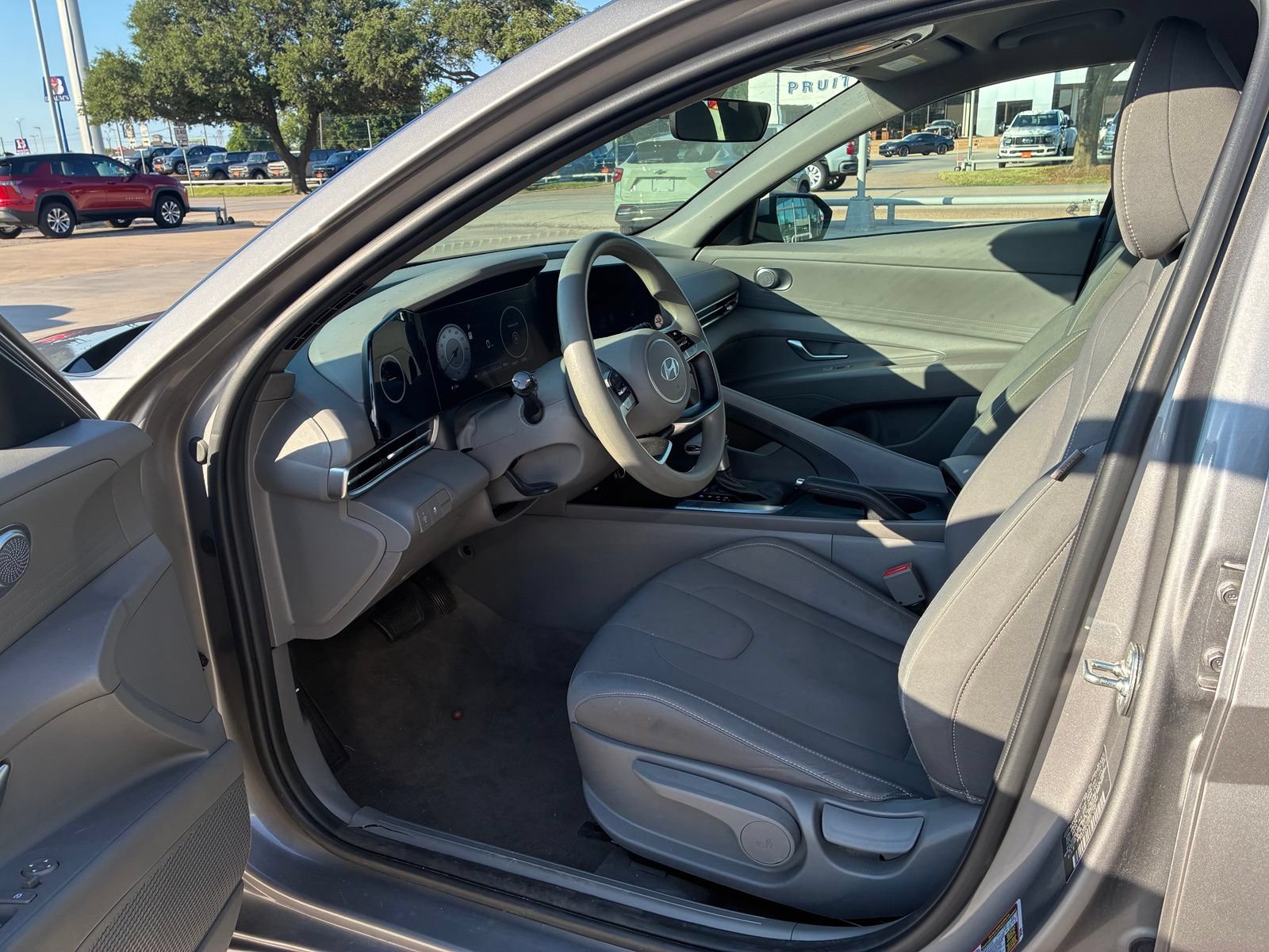 Used 2024 Hyundai Elantra SEL FWD image 2
