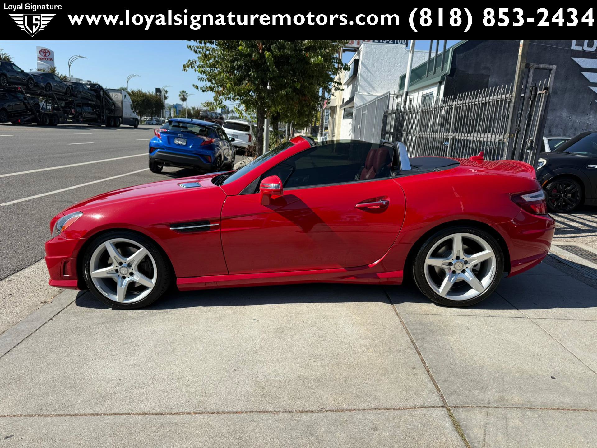Used 2016 Mercedes-Benz SLK 300 image 4