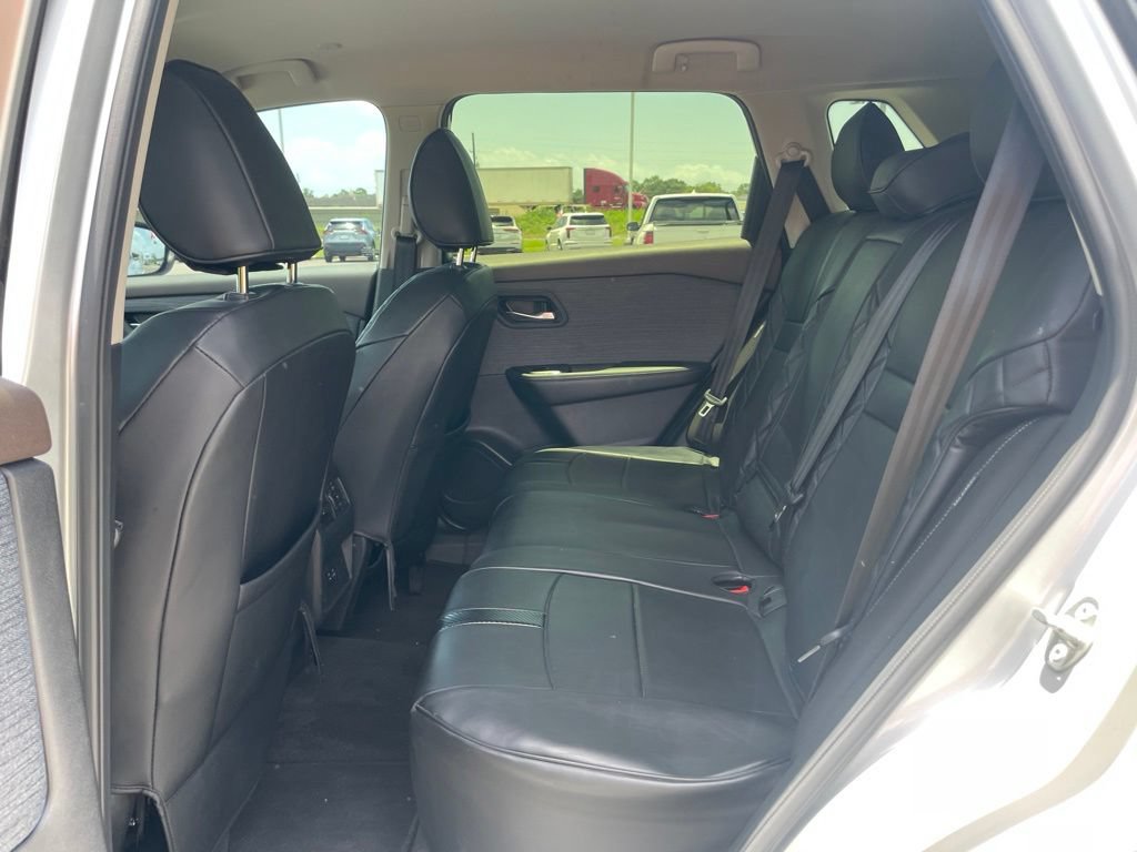 Used 2023 Nissan Rogue SV FWD image 13