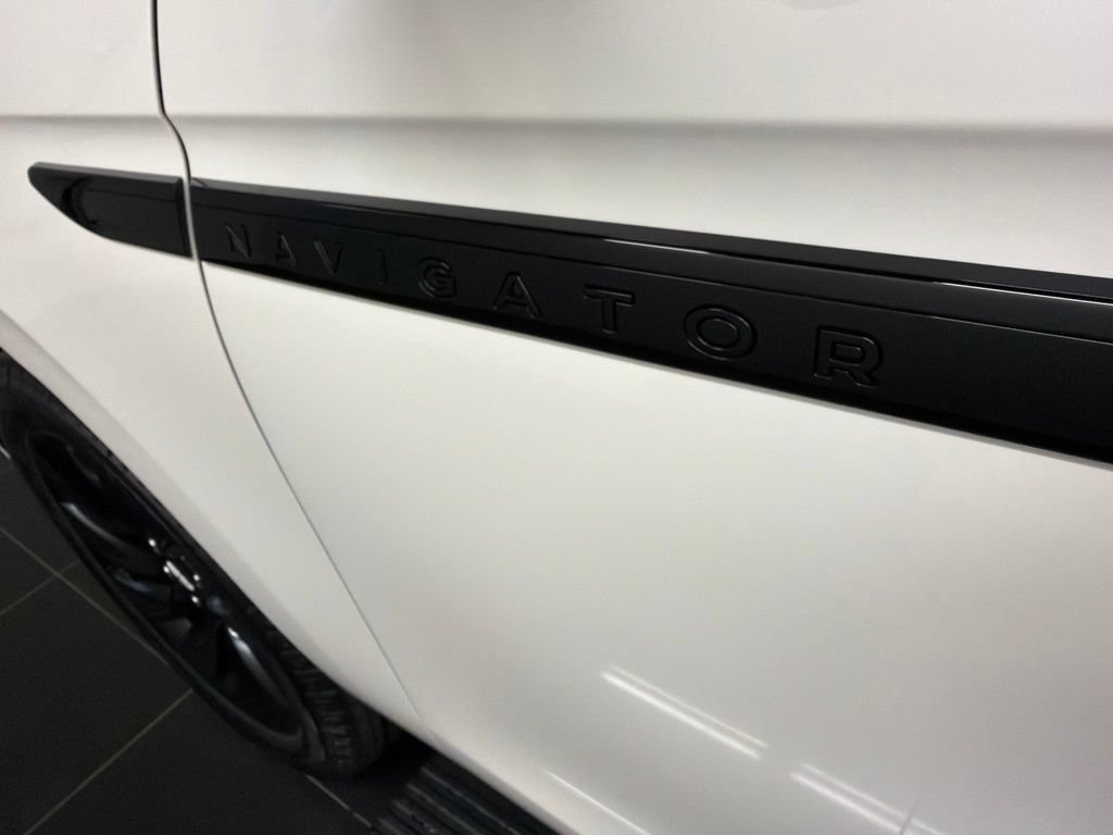 New 2026 Lincoln Navigator Reserve w/ Jet Appearance Package AWD/4WD image 46