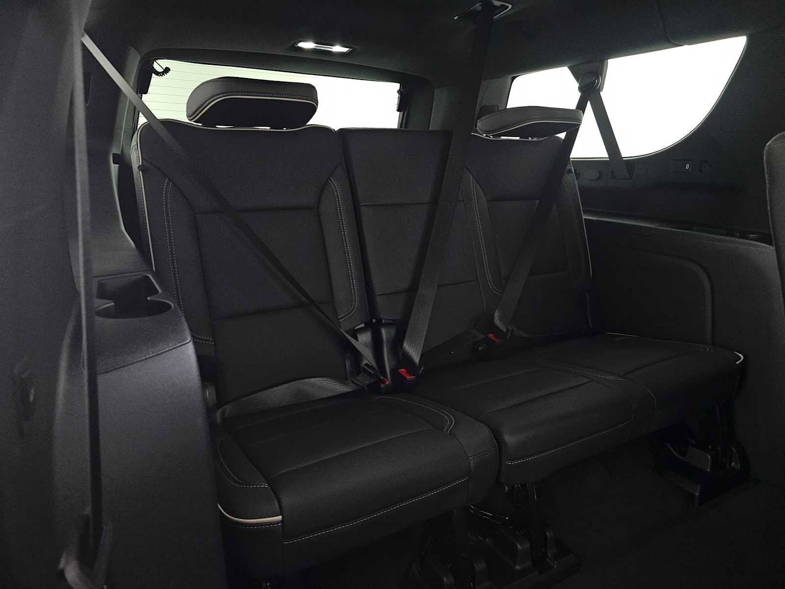 New 2026 Chevrolet Suburban Premier w/ Sun And Tow Package AWD/4WD image 13