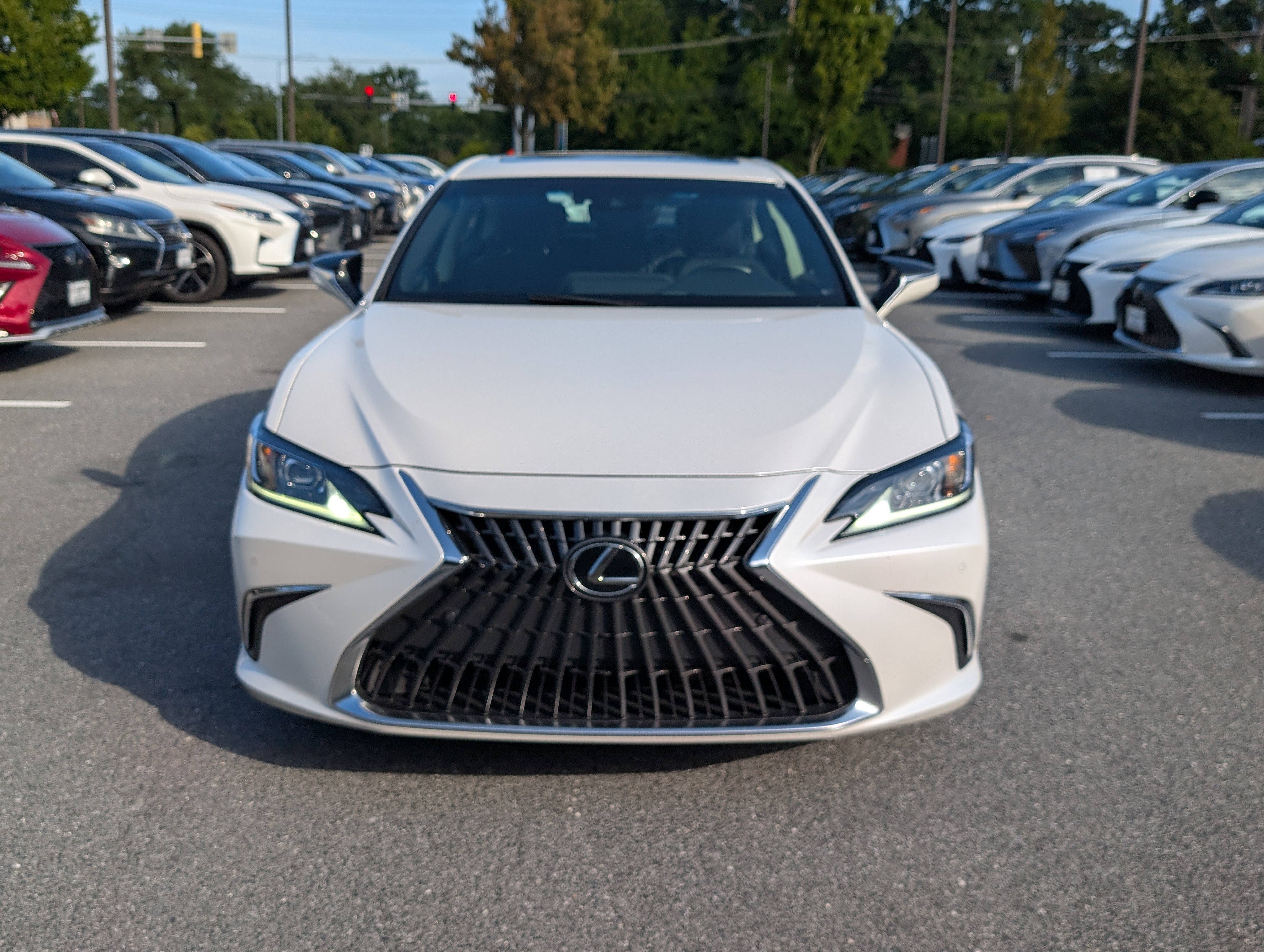 Used 2023 Lexus ES 350 w/ Premium Package FWD image 8