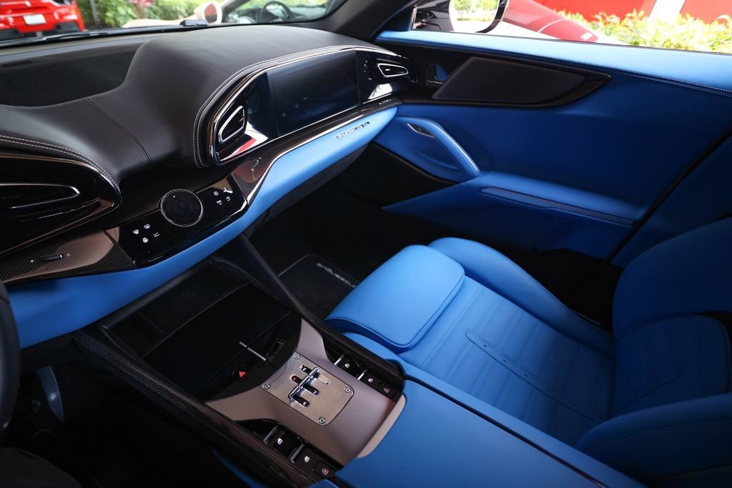 Used 2026 Ferrari Purosangue AWD/4WD image 34