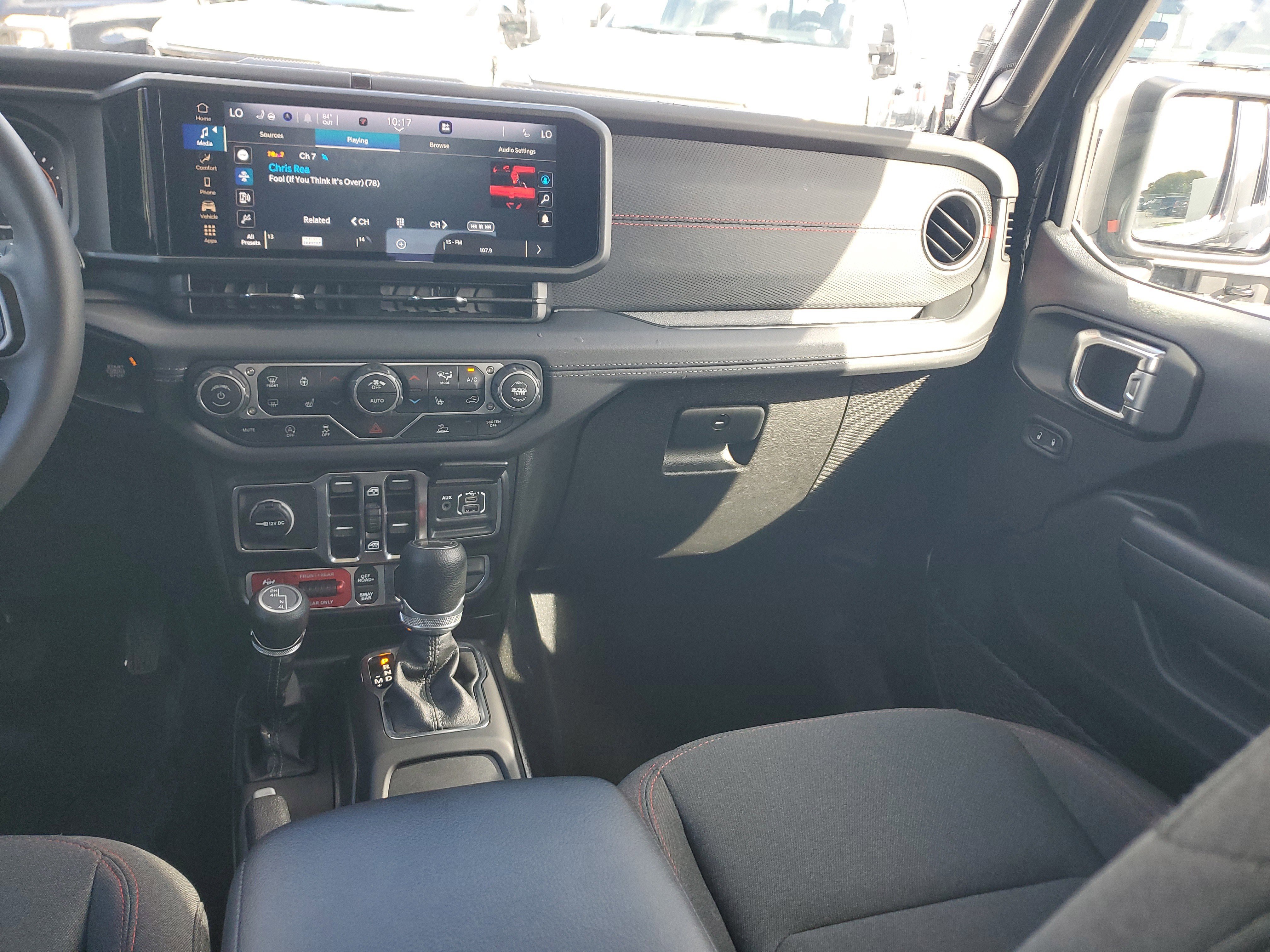 Used 2025 Jeep Gladiator Rubicon w/ Convenience Group image 15