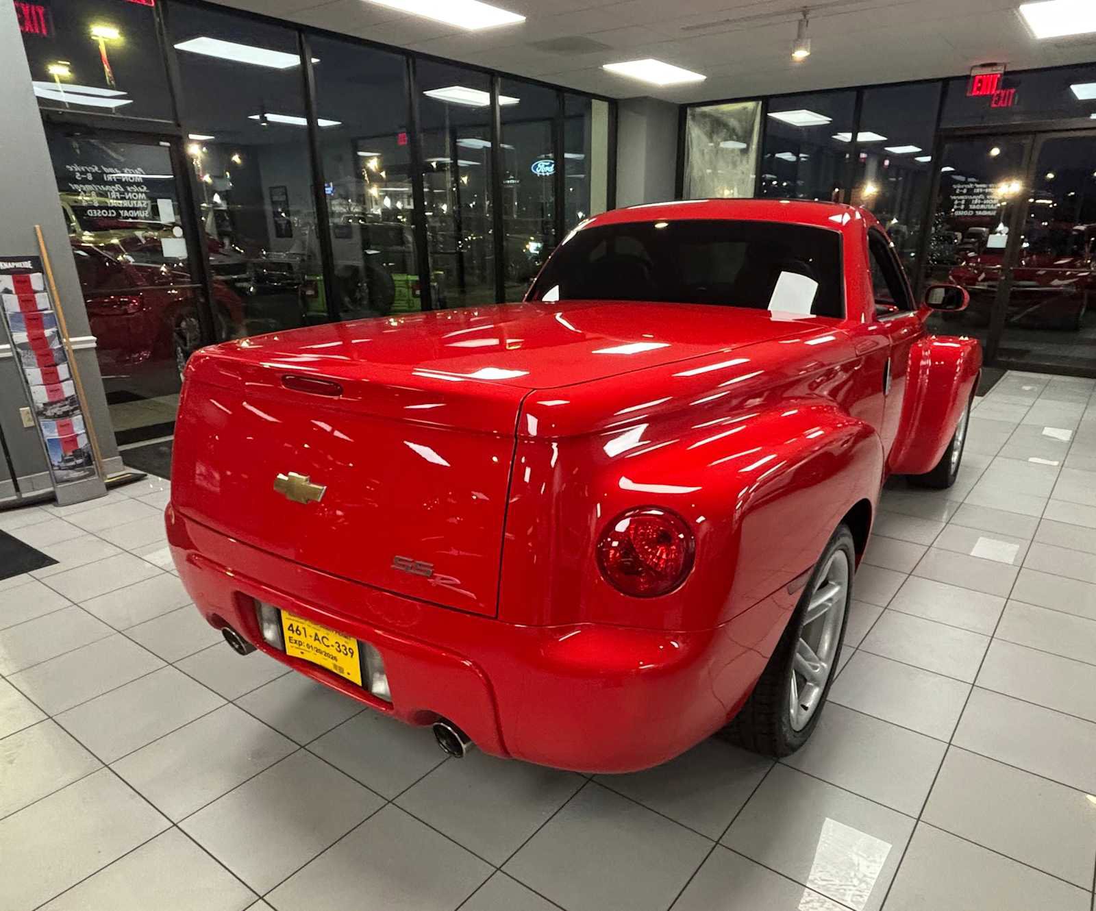 Used 2004 Chevrolet SSR LS Reg Cab 116.0 WB w/ Preferred Equipment Group image 4