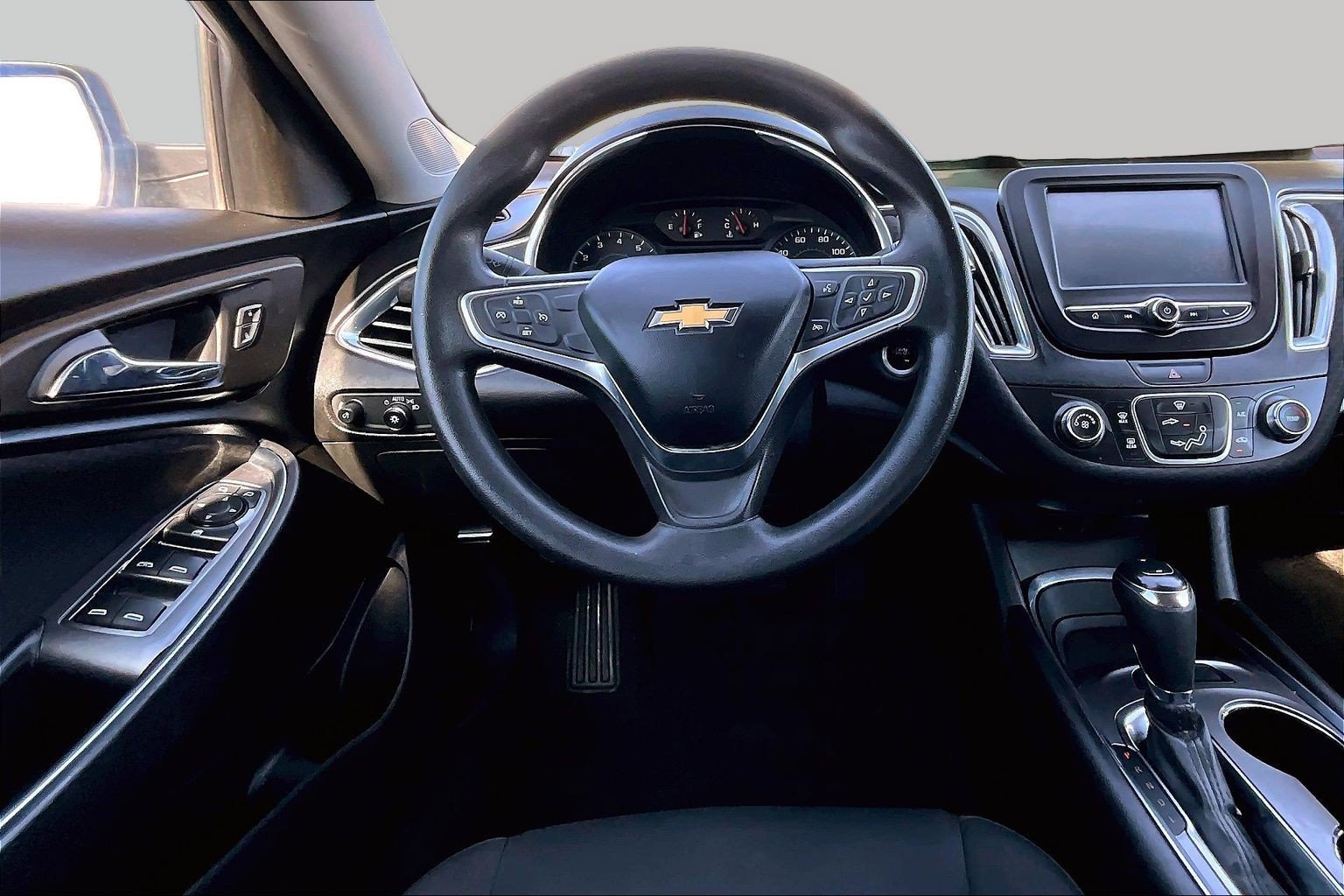 Used 2018 Chevrolet Malibu LT FWD image 5