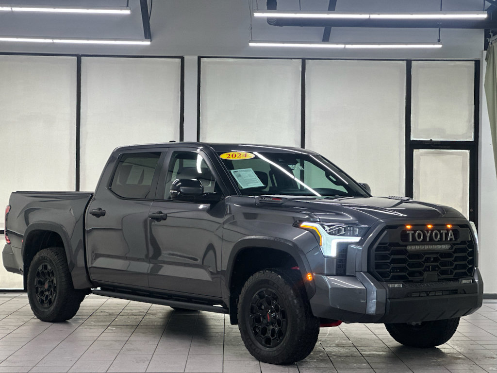 Used 2024 Toyota Tundra Limited AWD/4WD image 1