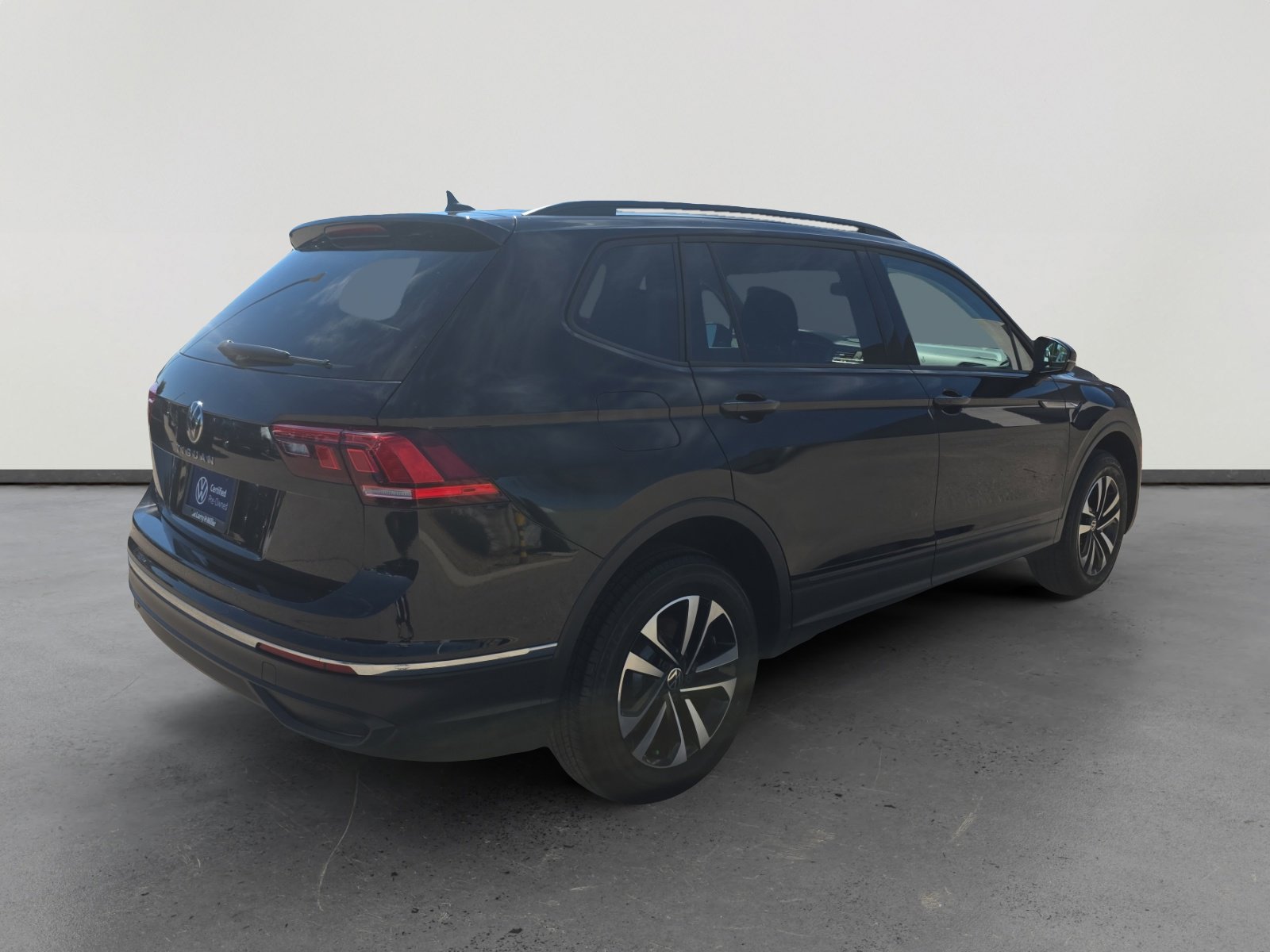Certified 2022 Volkswagen Tiguan S image 5