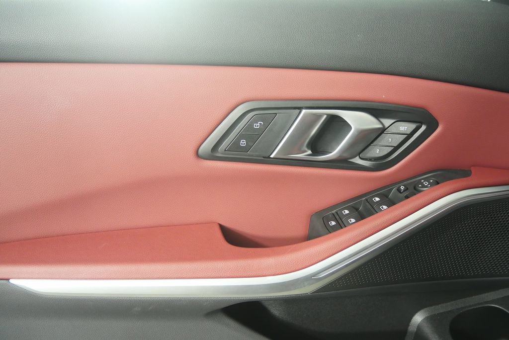Certified 2025 BMW 330i Sedan image 9