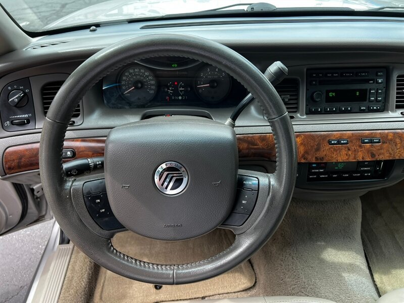 Used 2009 Mercury Grand Marquis LS RWD image 30