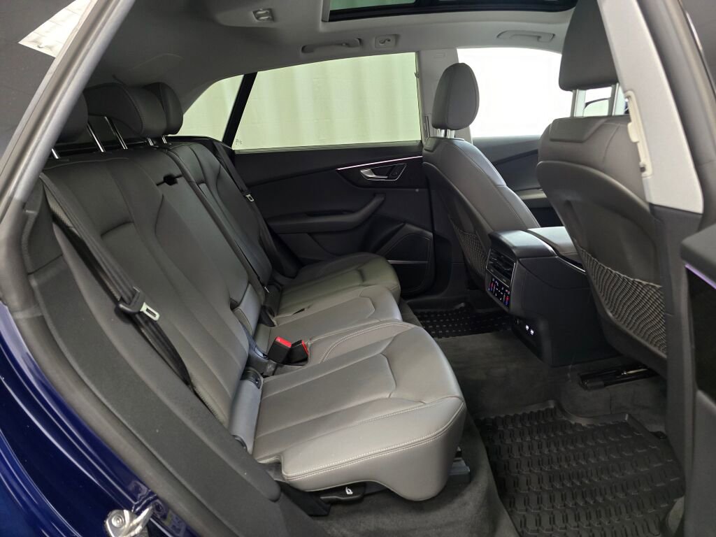 Used 2020 Audi Q8 Prestige image 24