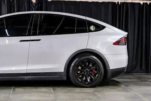 Used 2016 Tesla Model X Performance image 18