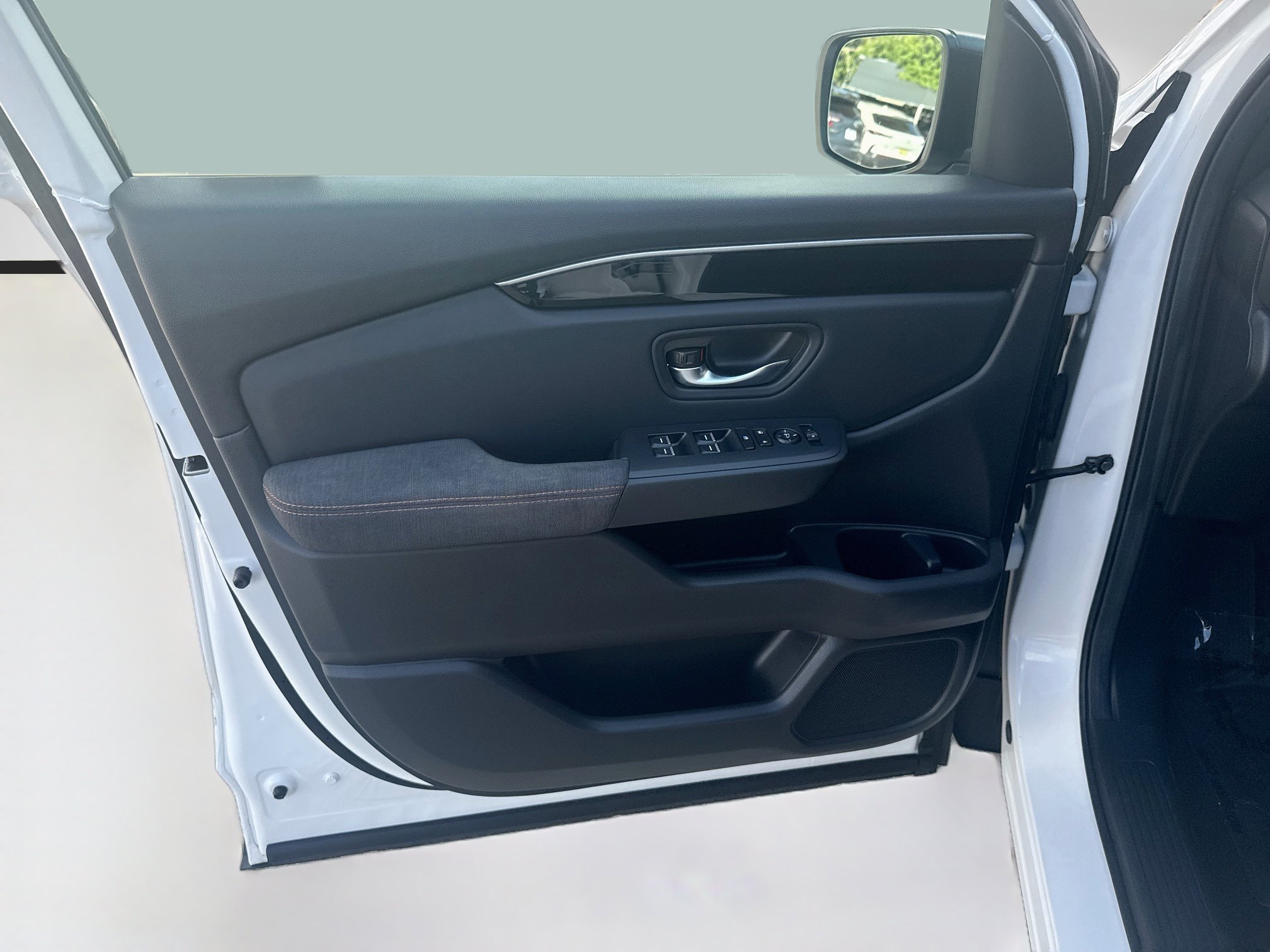 Certified 2025 Honda Pilot Sport image 19