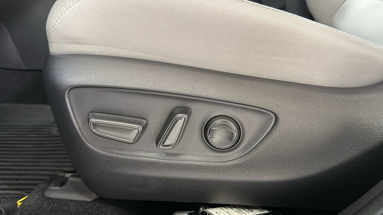 Certified 2025 Toyota RAV4 XLE w/ Convenience Package image 14