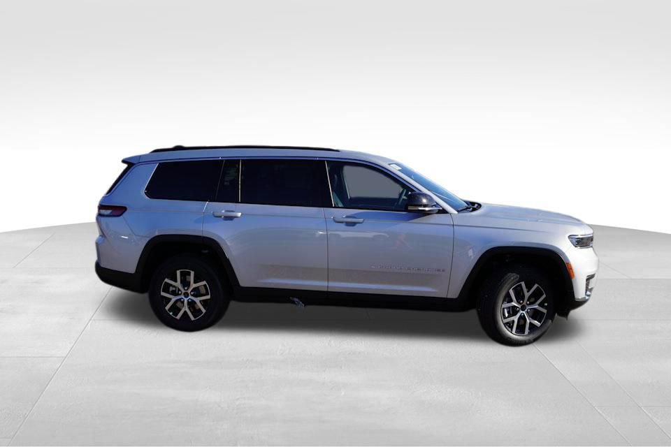 New 2025 Jeep Grand Cherokee L Limited w/ Trailer Tow Package image 2