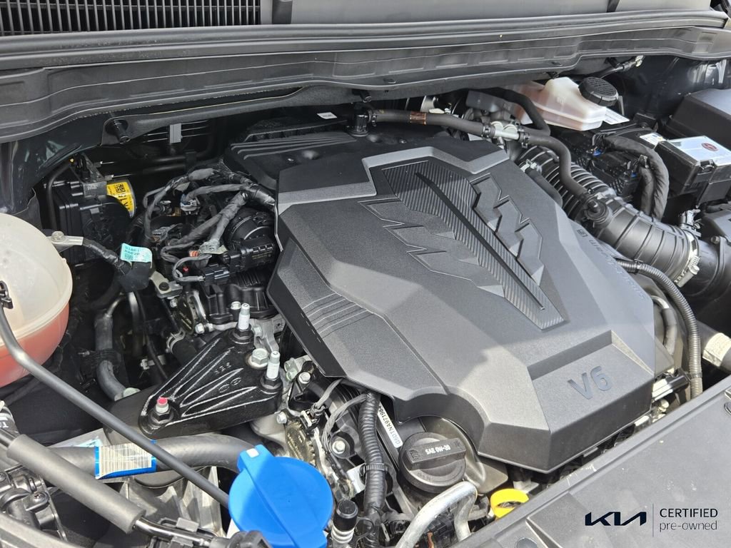 Used 2023 Kia Carnival LX FWD image 18