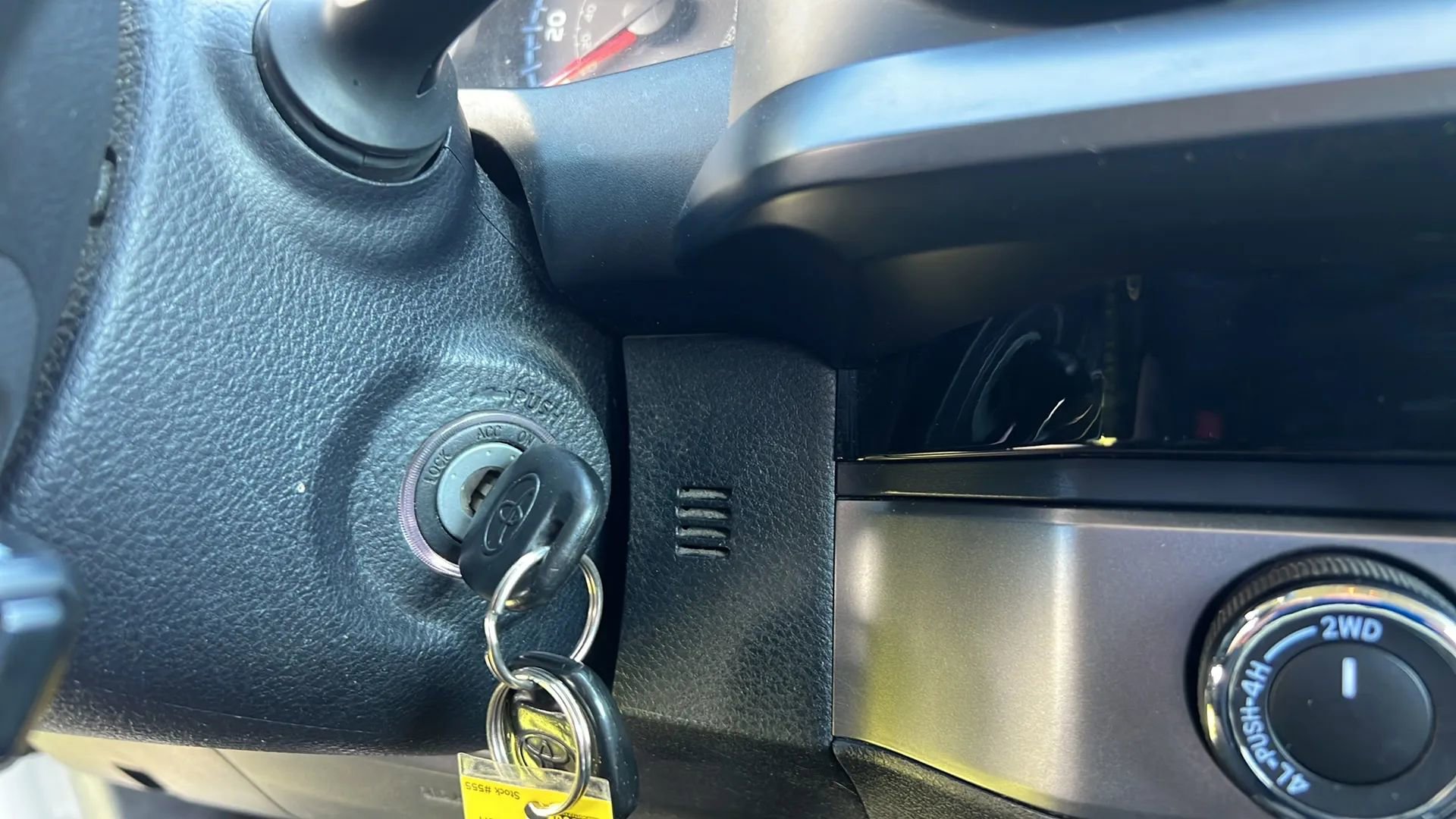 Used 2017 Toyota Tacoma SR image 23