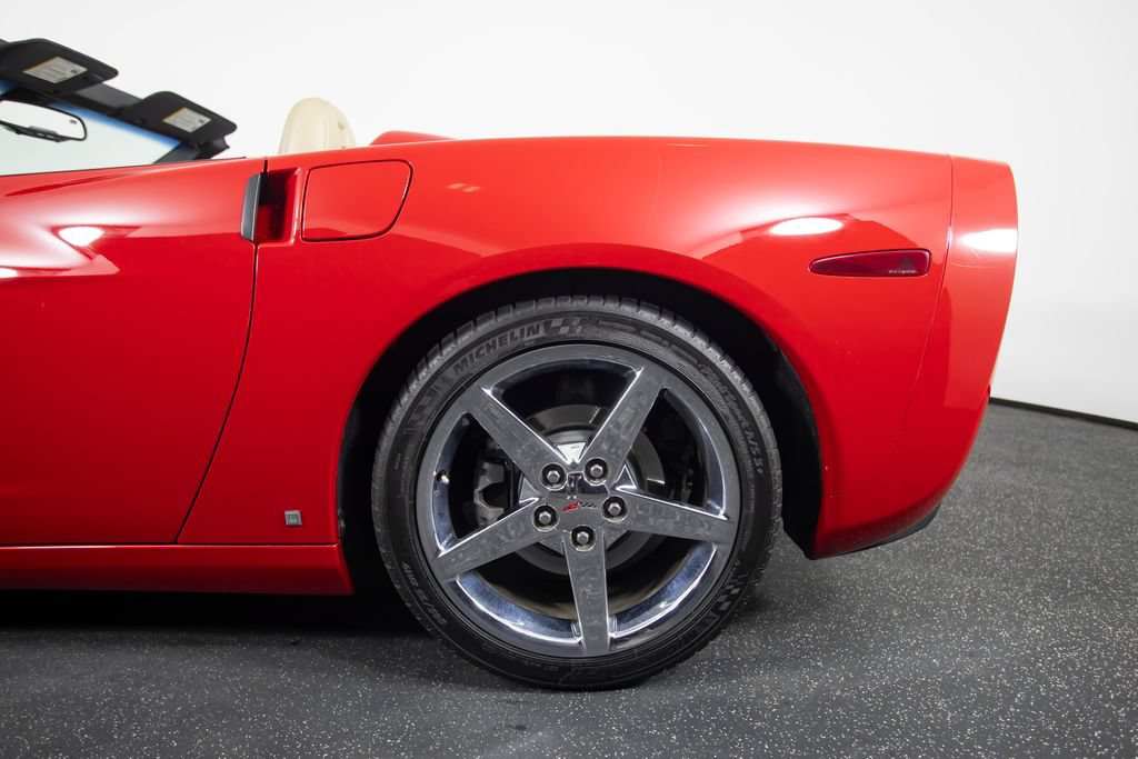 Used 2007 Chevrolet Corvette Convertible w/ Preferred Equipment Group RWD image 9