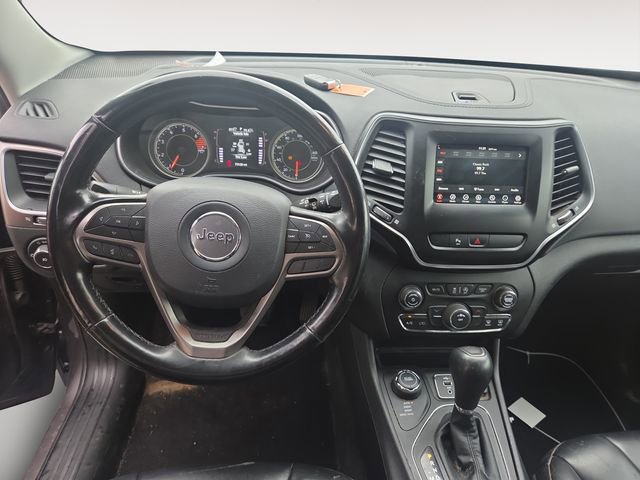Used 2020 Jeep Cherokee Latitude Plus w/ Cold Weather Group AWD/4WD image 10