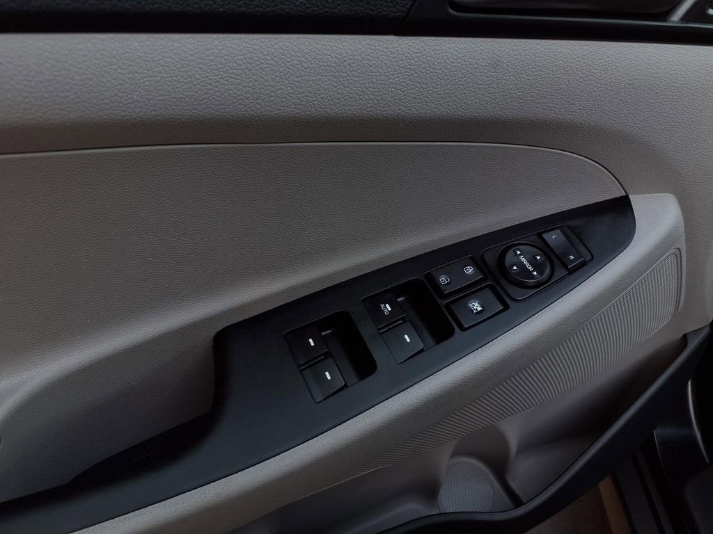 Used 2017 Hyundai Tucson SE image 17