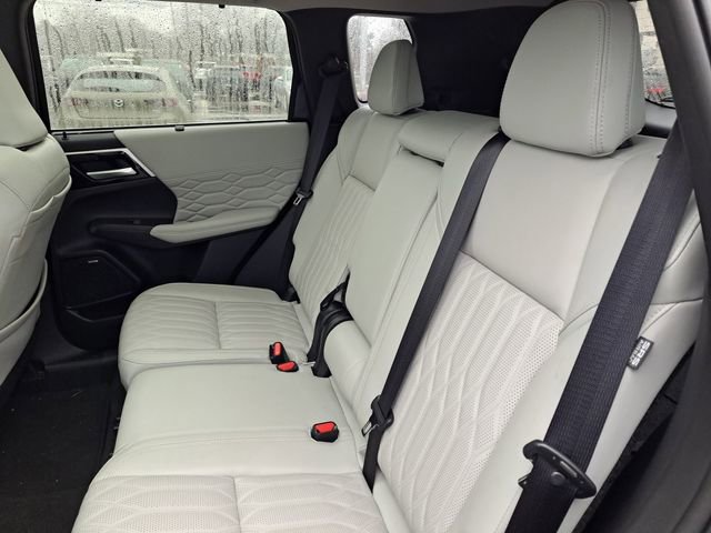 Used 2025 Mitsubishi Outlander SEL AWD/4WD image 21