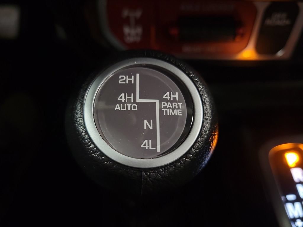 Used 2024 Jeep Wrangler Unlimited AWD/4WD image 16