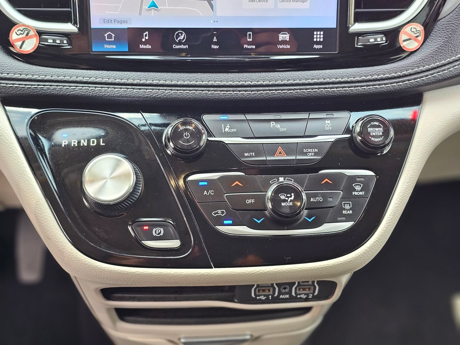 Used 2024 Chrysler Pacifica Limited FWD image 15