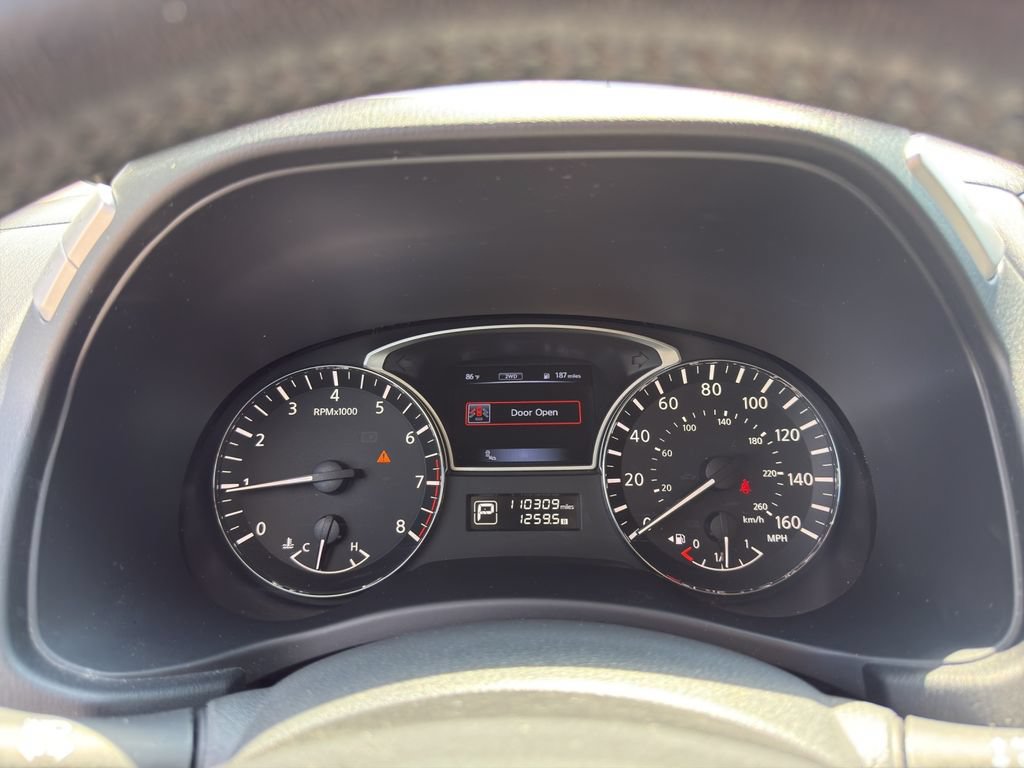 Used 2015 Nissan Pathfinder SL w/ SL Tech Package AWD/4WD image 11