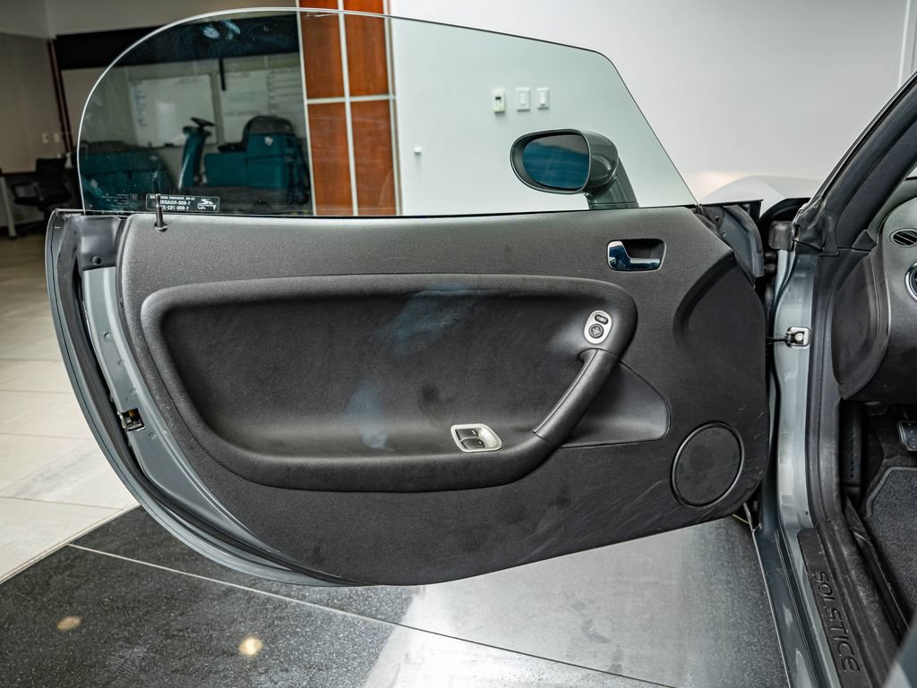 Used 2006 Pontiac Solstice Convertible w/ Premium Package RWD image 25