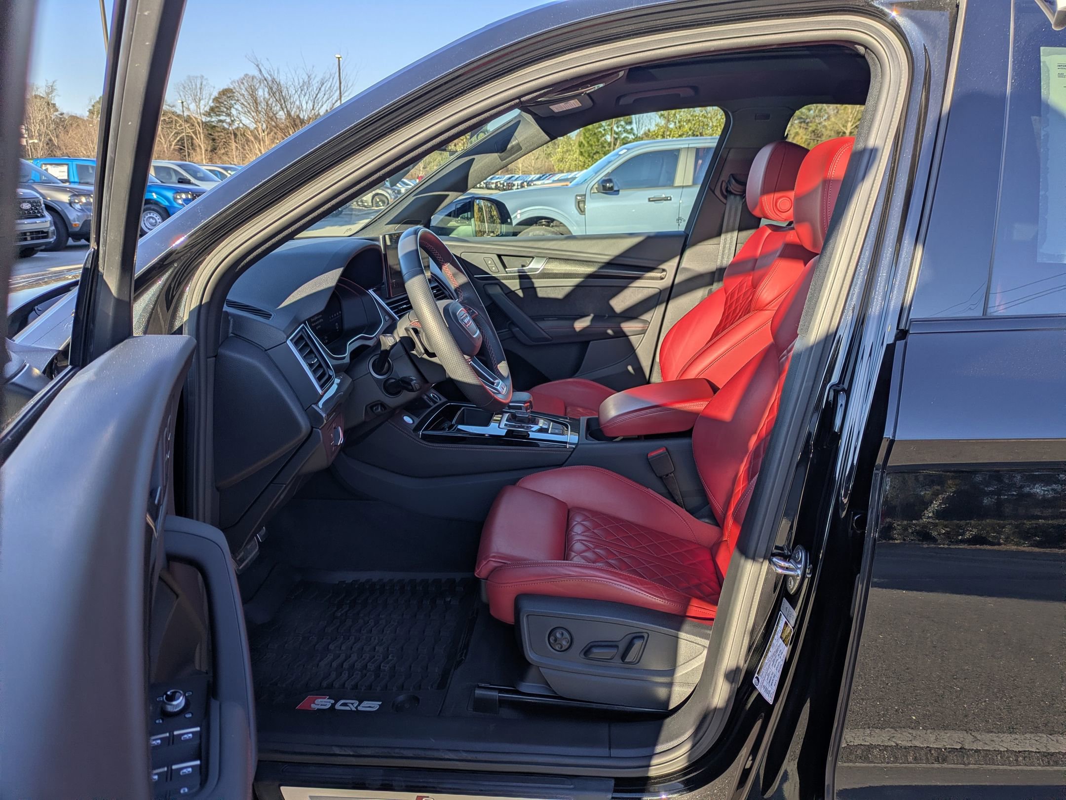 Used 2024 Audi SQ5 Premium Plus w/ Premium Plus Package image 11