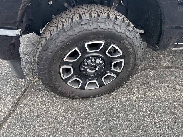 Used 2024 Ford F350 Platinum w/ FX4 Off-Road Package image 11