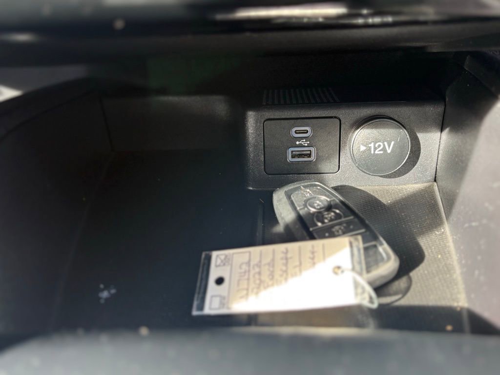 Used 2022 Ford Escape SEL image 22