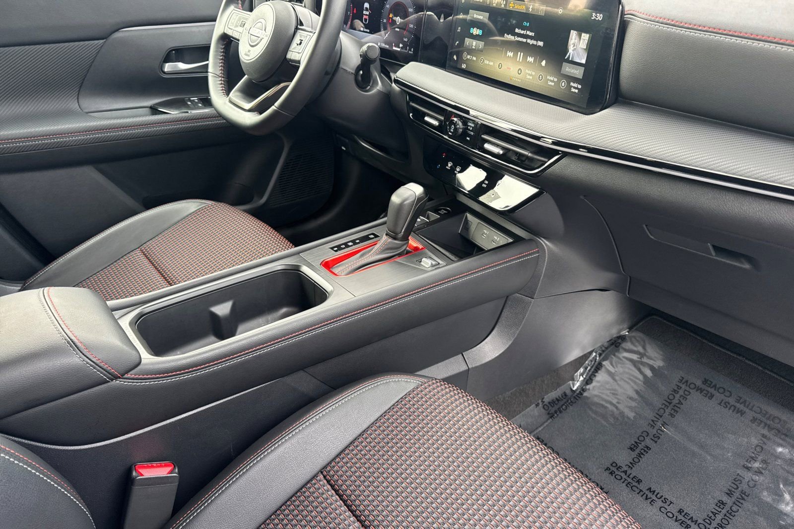 Used 2025 Nissan Kicks SR FWD image 17