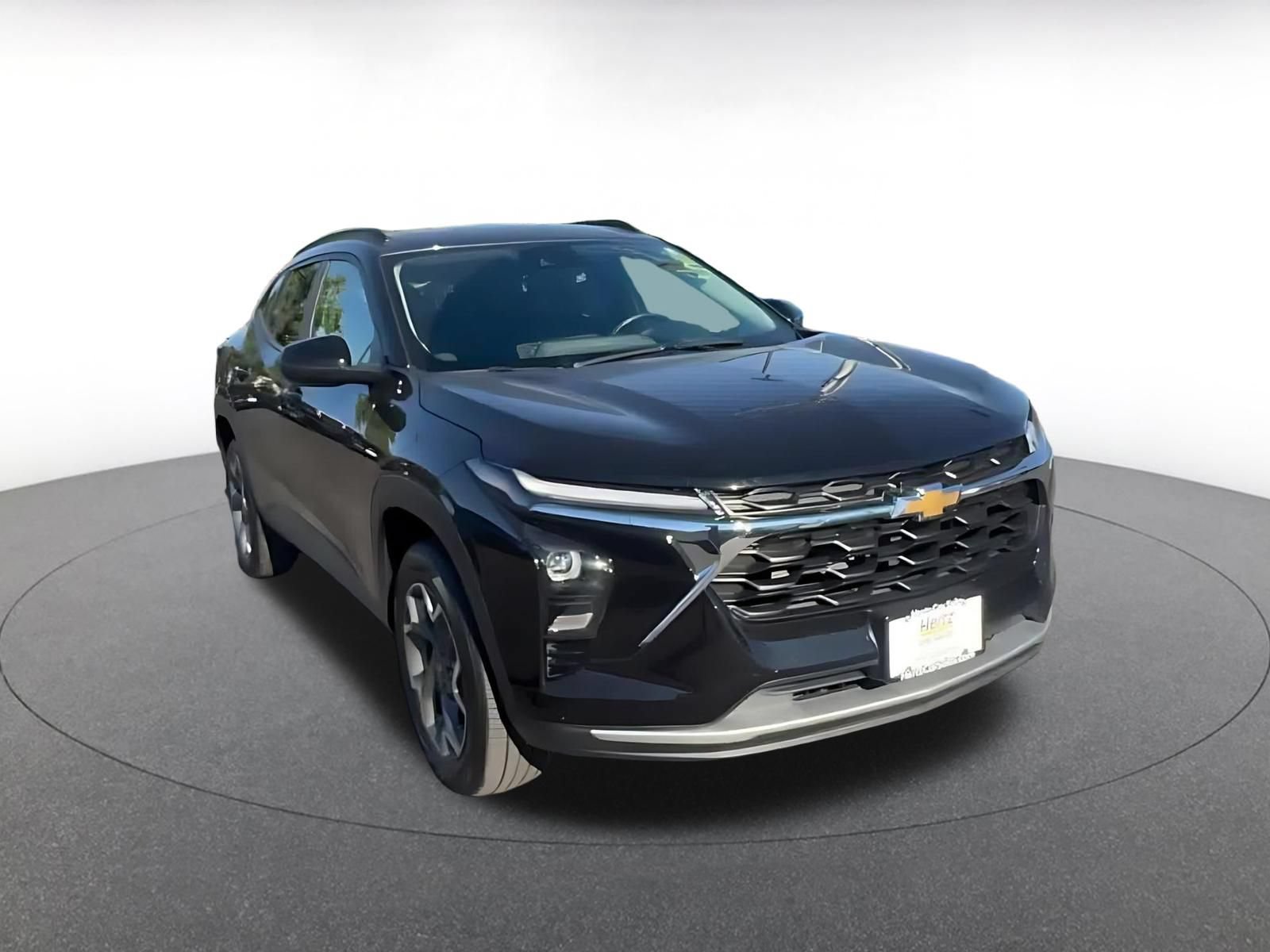 Used 2025 Chevrolet Trax LT w/ LT Convenience Package FWD image 3