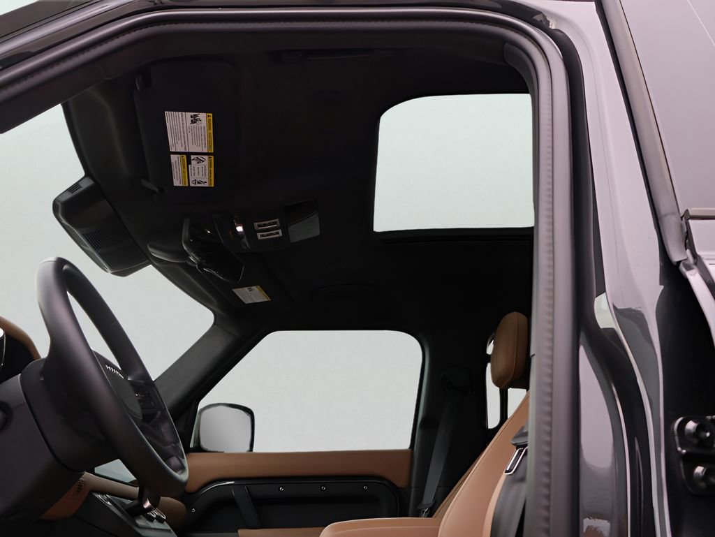 Used 2025 Land Rover Defender 110 X AWD/4WD image 37
