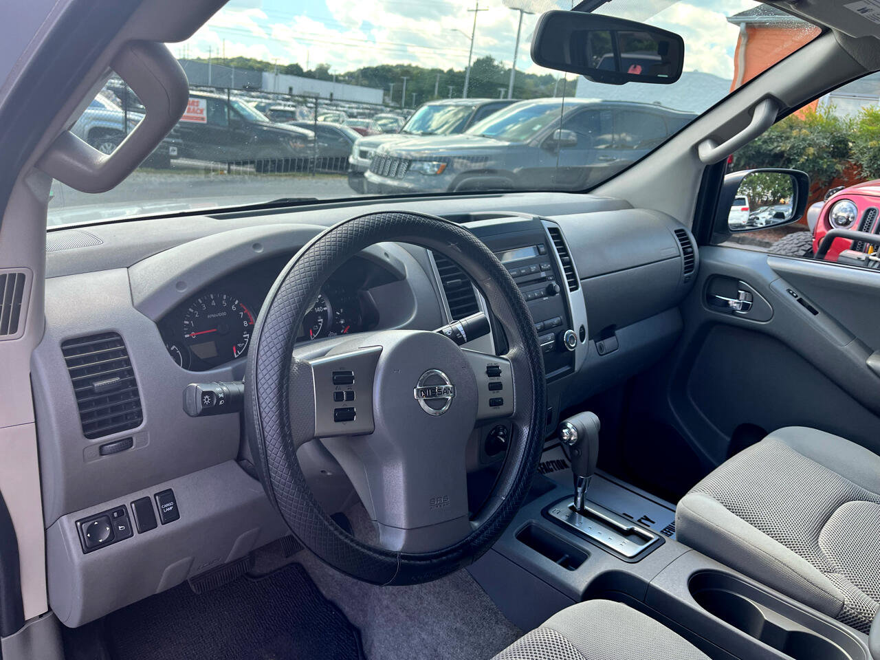 Used 2012 Nissan Frontier SV w/ SV Premium Utility Pkg image 10