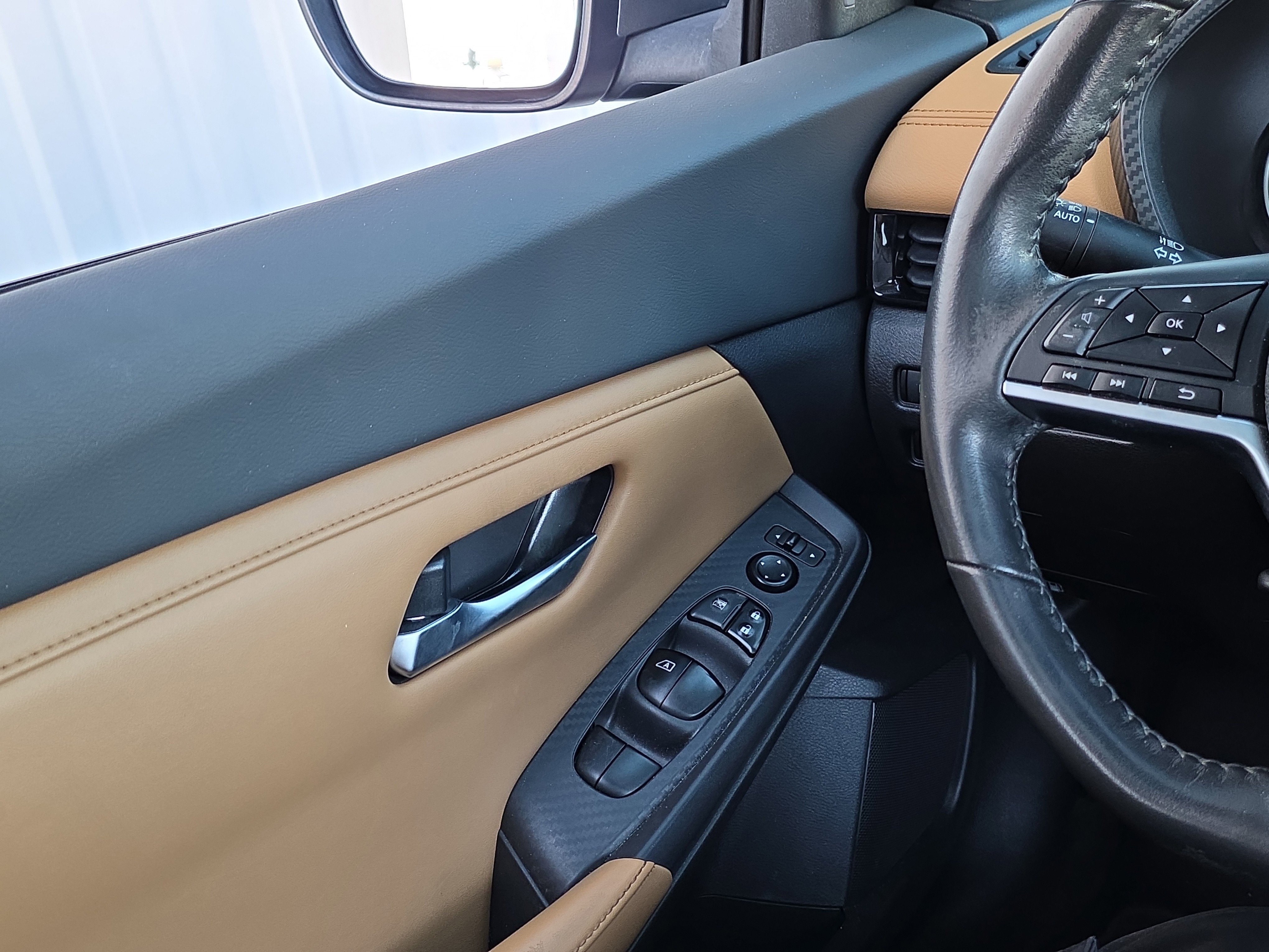 Used 2021 Nissan Sentra SV w/ SV Premium Package image 23